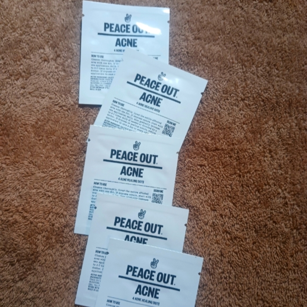 Peace out Acne 4acne healing dots in each pack
